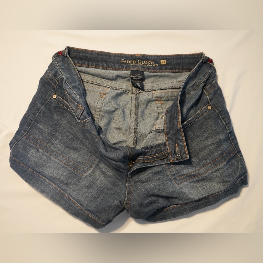 Faded Glory Womans Denim Short - Picture 2 of 4